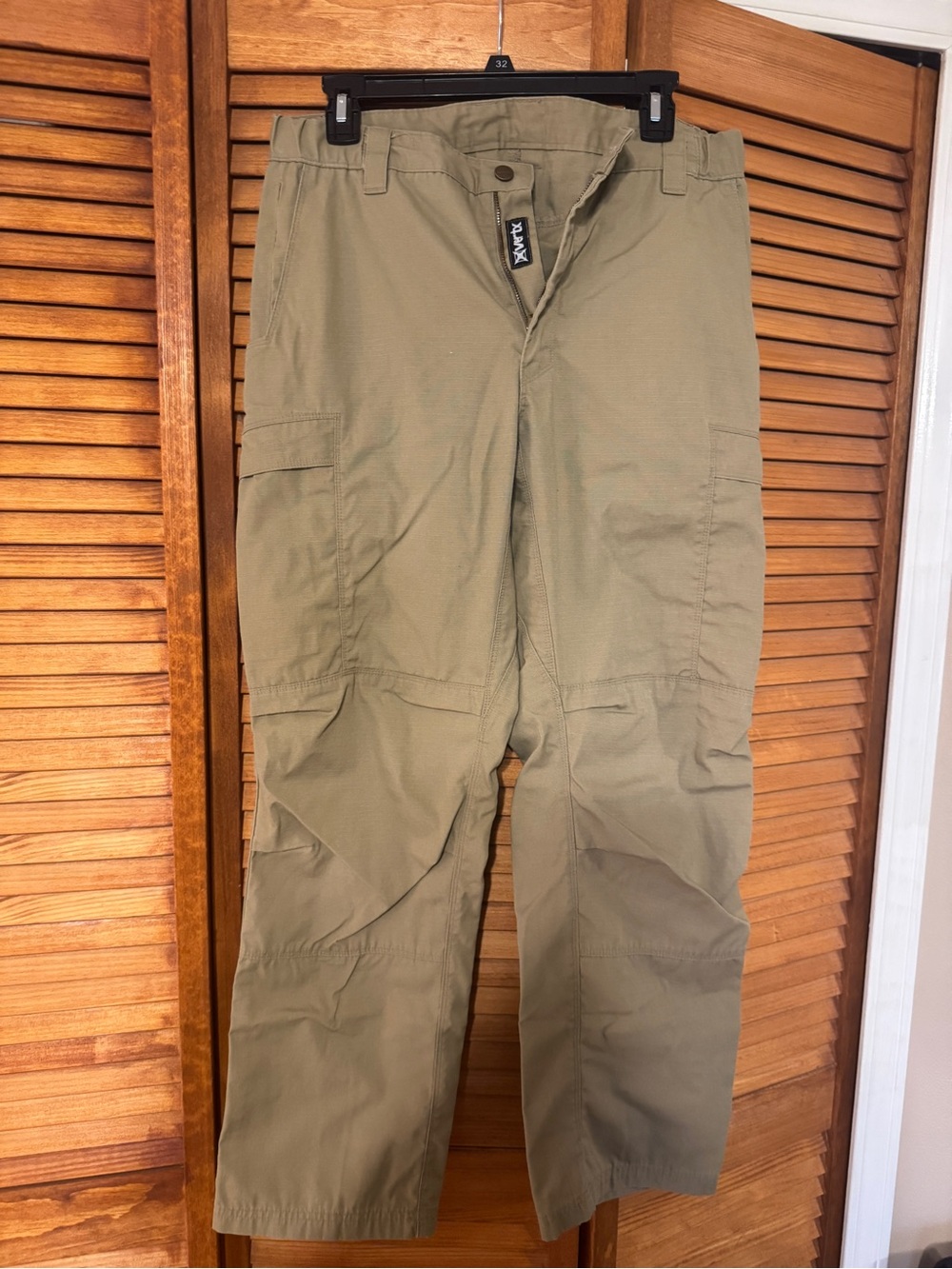Men's Cargo Pants with Utility Pockets